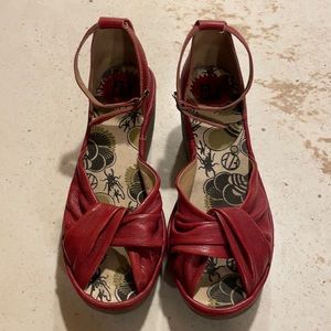 Peep toe wedge Fly London